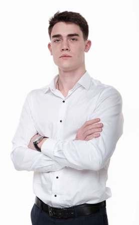 Зам. директора - робота з клієнтами компанії, Дірявка Артур